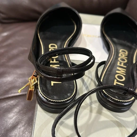 Tom Ford Black Leather Pointed Heels - Picture 4 of 5